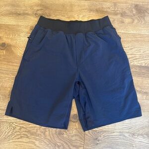 Fabletics The 9" Franchise Shorts Mens Medium Navy Unlined Stretch Athletic